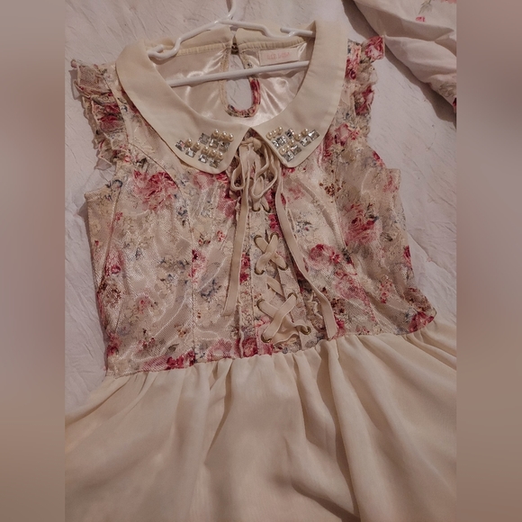 Ext. Rare Liz Lisa Flower Top - Picture 10 of 16